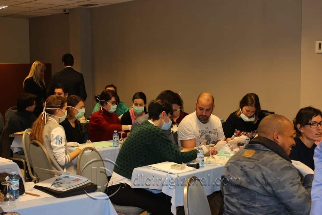 formación en cirugía oral e implantología